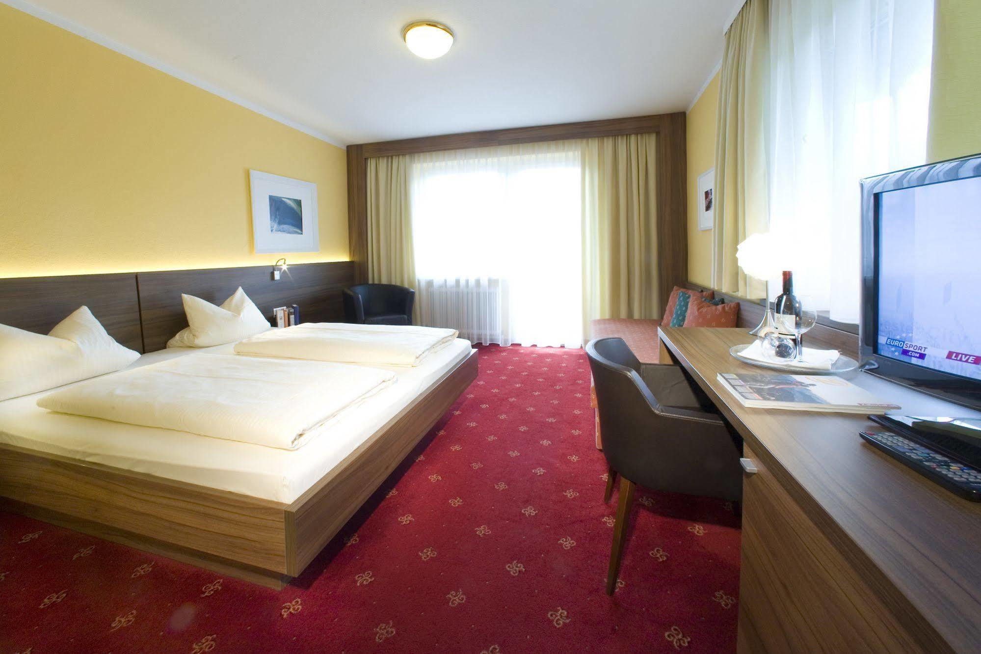 Hotel Bruno ฟือเกน ภายนอก รูปภาพ